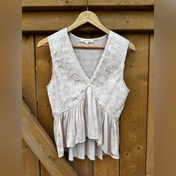 grade and gather Tops - Grade & Gather Blouse Elegant Cream Sleeveless Top Hippie Boho Beach Vacation 🐚